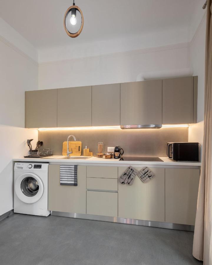 Christiana'S Lovely Apartment In Psyri, アテネ エクステリア 写真